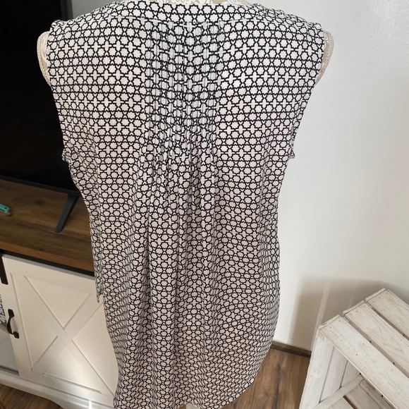 Nydj lightweight black and white patterned tank - Picture 2 of 5